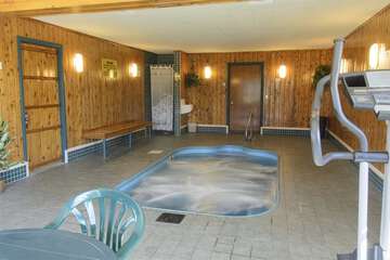 Indoor spa tub