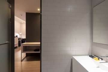 Bathroom sink