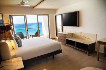 Beach/ocean view
