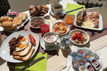 Breakfast meal