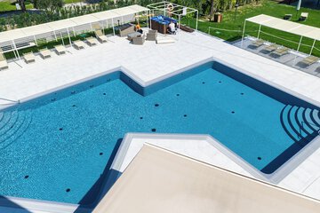 Infinity pool