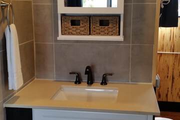 Bathroom sink