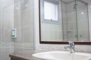 Bathroom sink