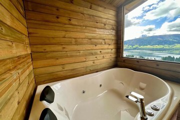 Private spa tub