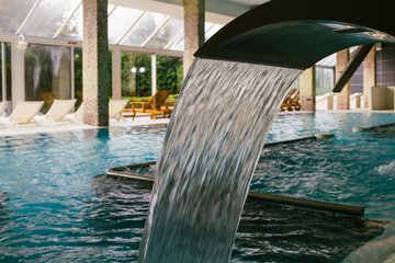 Pool waterfall