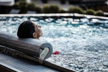 Infinity pool