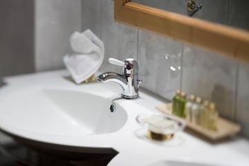Bathroom sink