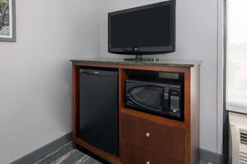 Room 13 of 33