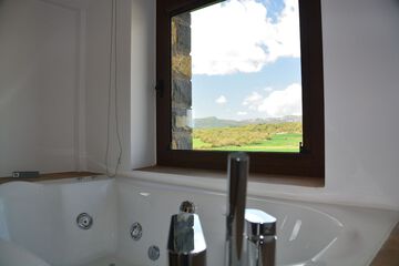 Jetted tub