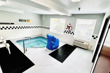 Indoor spa tub
