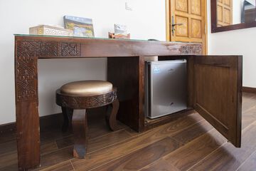 Mini-refrigerator