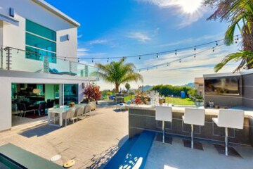 Poolside Bar
