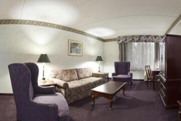 Clarion Hotel & Conference Center 19