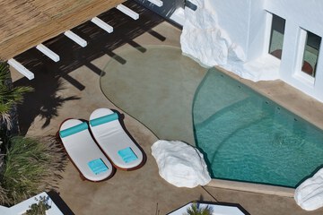 Private pool