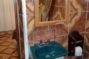 Bathroom sink