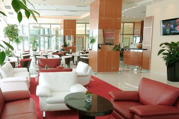 Lobby lounge