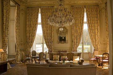 Reception hall
