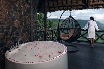 Deep soaking bathtub