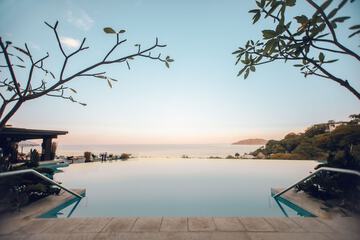 Infinity pool