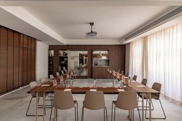 Meeting facility