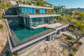 Private pool