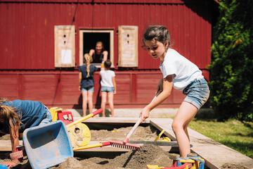 Children's play area - outdoor