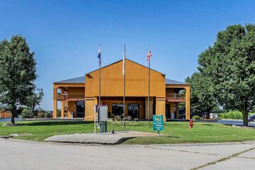 Quality Inn Charleston - Sikeston