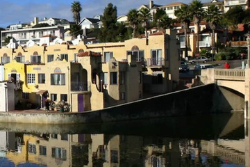 Capitola Venetian Hotel