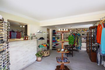 Gift shop