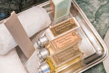 Bathroom amenities