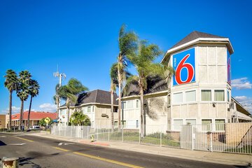 Motel 6 Riverside CA South