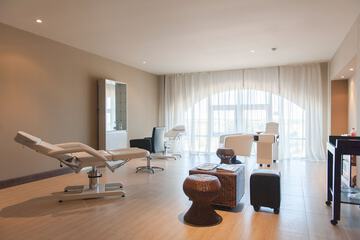 Nail salon