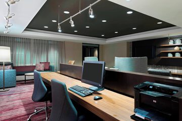 Business Center 36 of 37