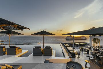 Infinity pool