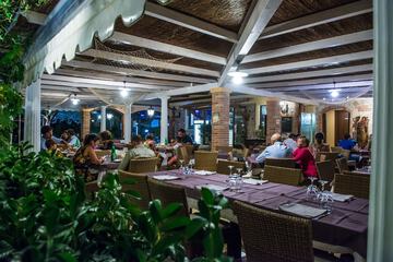 Food court