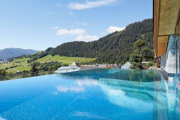 Infinity pool