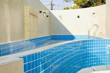 Pool waterfall