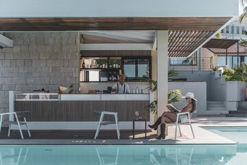 Poolside bar