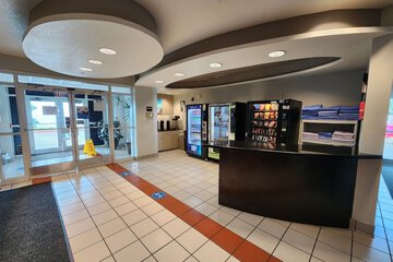 Hotel Interior 4 of 32