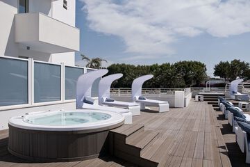 Sundeck