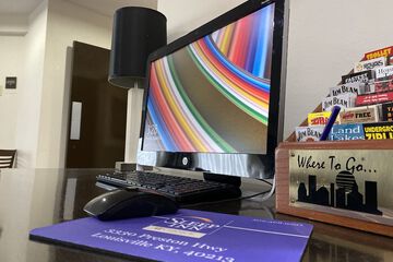 Business Center 75 of 76