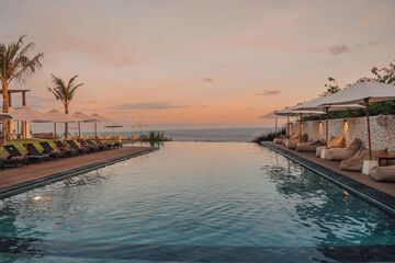 Infinity pool