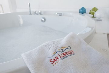 Private spa tub