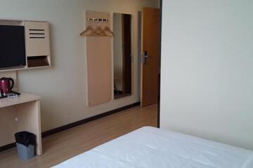Photo 33