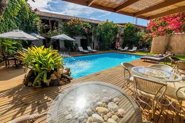 Poolside bar
