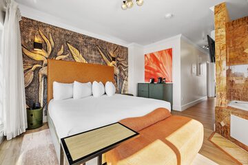 Room 72 of 100