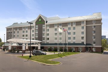 Holiday Inn : Bloomington W MSP Airport Area by IHG