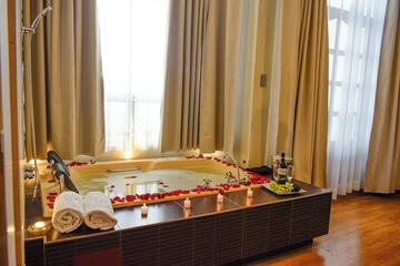 Jetted tub