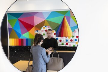 Check-in/check-out kiosk
