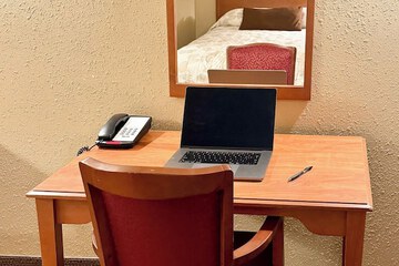 Room 28 of 44